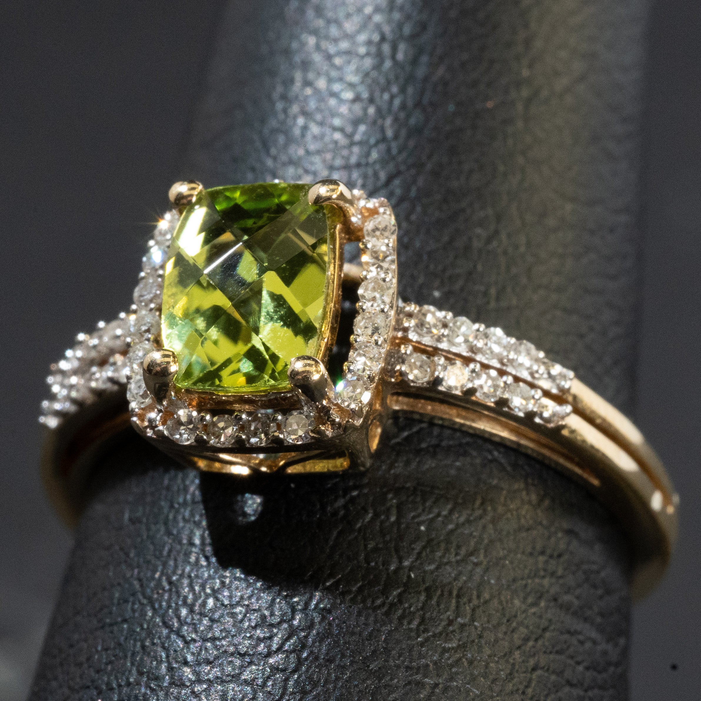 Ladies Peridot Gem Stone Ring / 14 Kt Y - Anderson Jewelers 