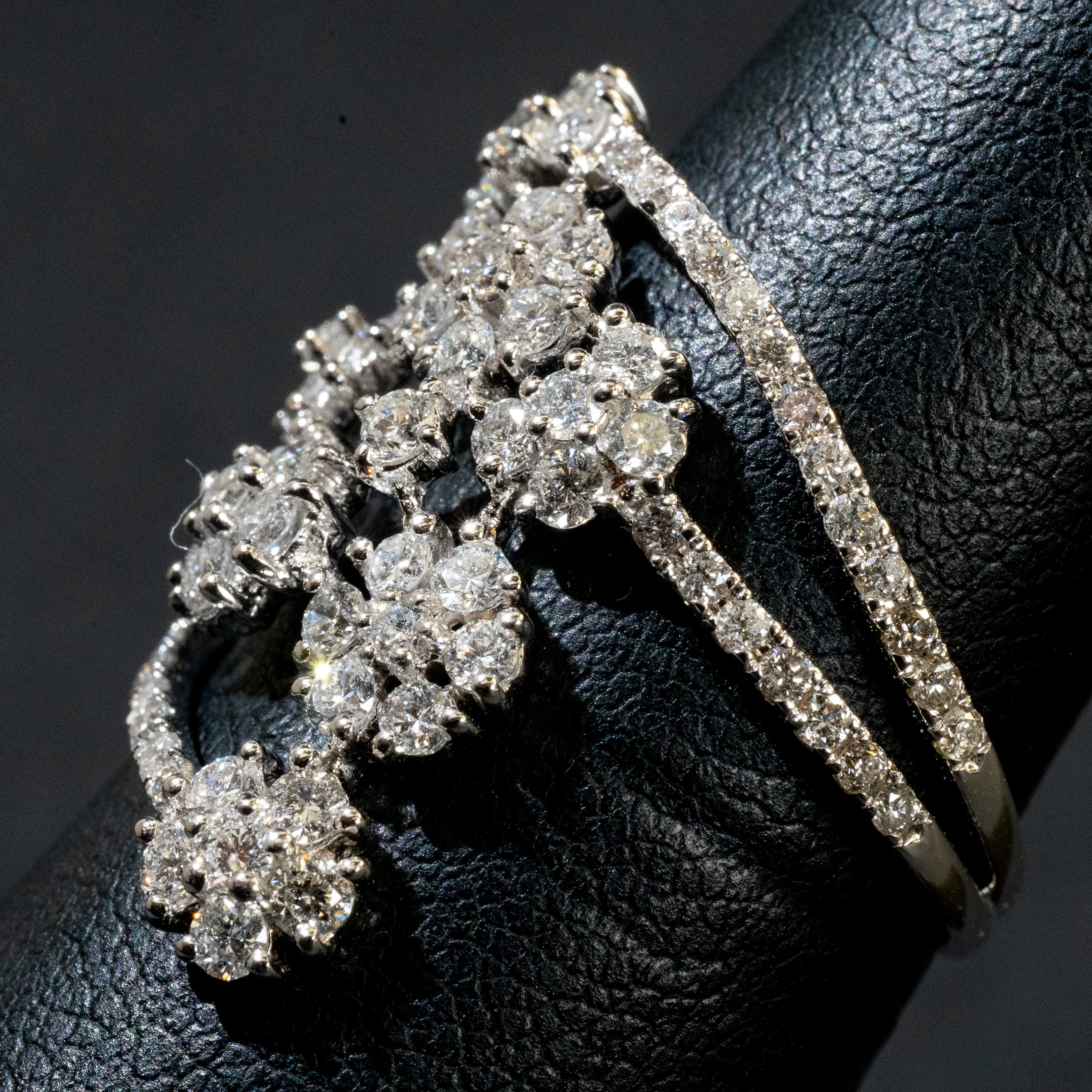 Ladies Round Cut Diamond Ring / 18 Kt W - Anderson Jewelers 