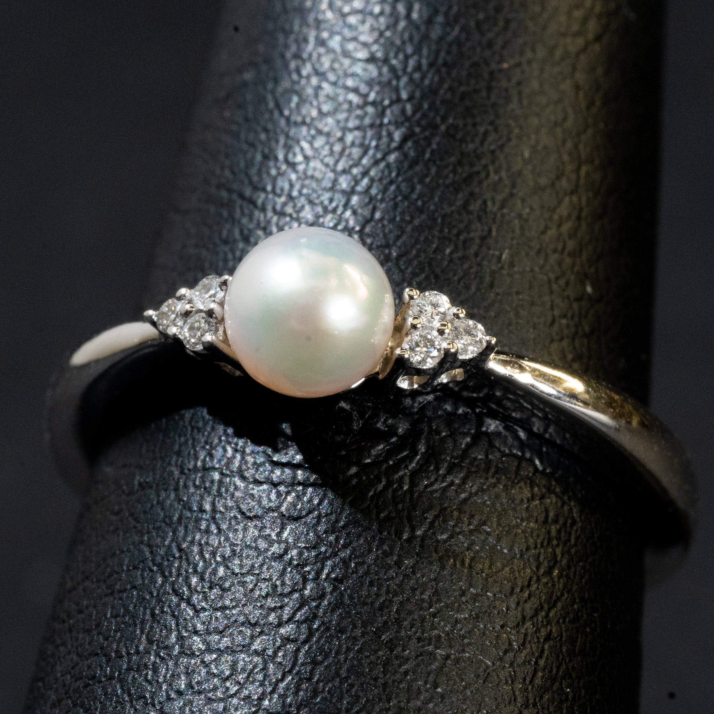 Round Cut Pearl Ring / 10 Kt W - Anderson Jewelers 