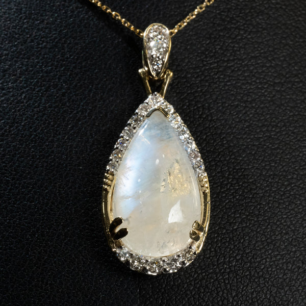 Ladies Round Cut Moonstone Pendant / 14 Kt Y - Anderson Jewelers 